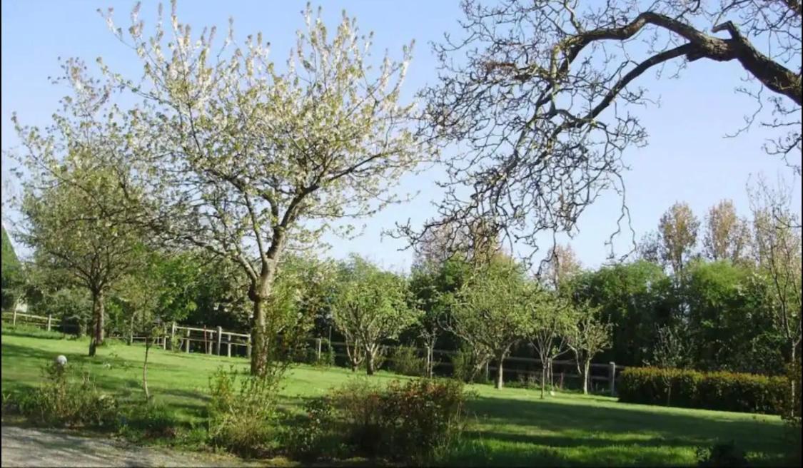 Gite A La Campagne Le Mesnil-Villeman Екстериор снимка